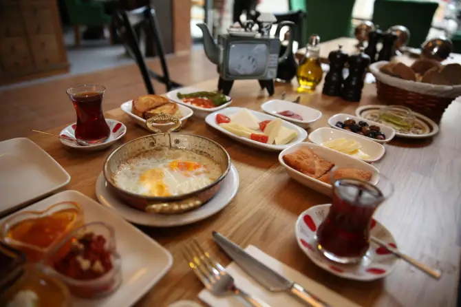 Pia Cafe Restaurant Bostanlı - İzmir Mekan Rehberi