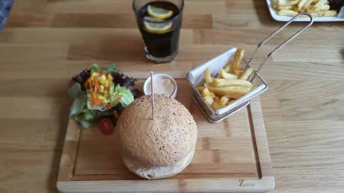 Pia Cafe Restaurant Bostanlı - İzmir Mekan Rehberi