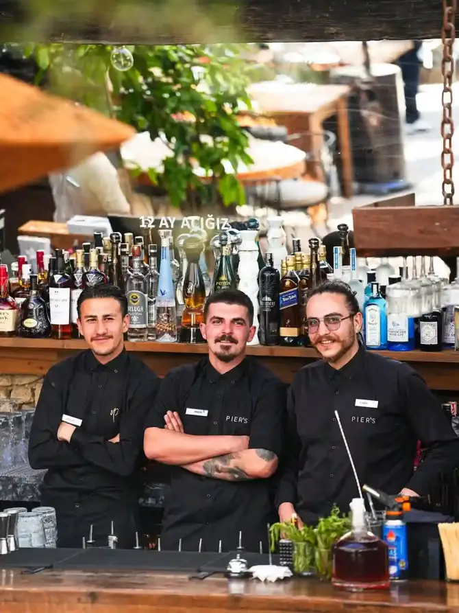 Pier's Brasserie Hacımemiş - İzmir Mekan Rehberi