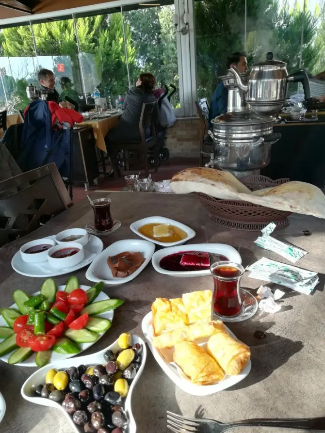 Pino Restaurant - İzmir Mekan Rehberi