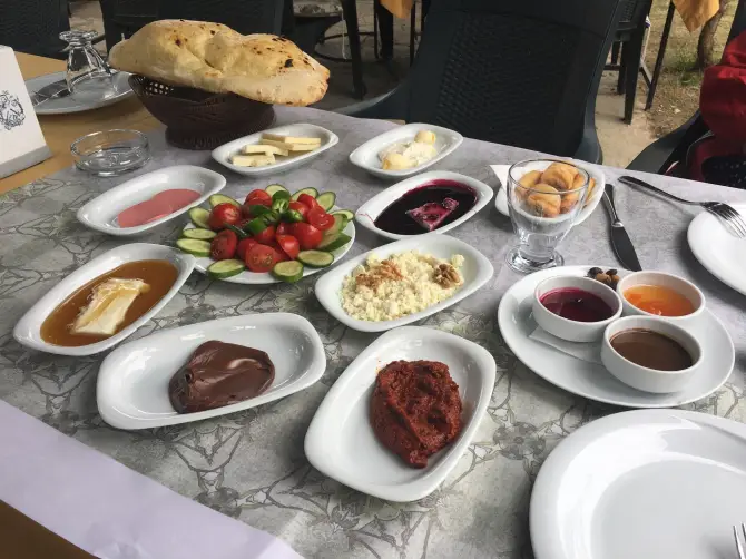 Pino Restaurant - İzmir Mekan Rehberi