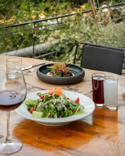 pinoliva salata ve içecekler