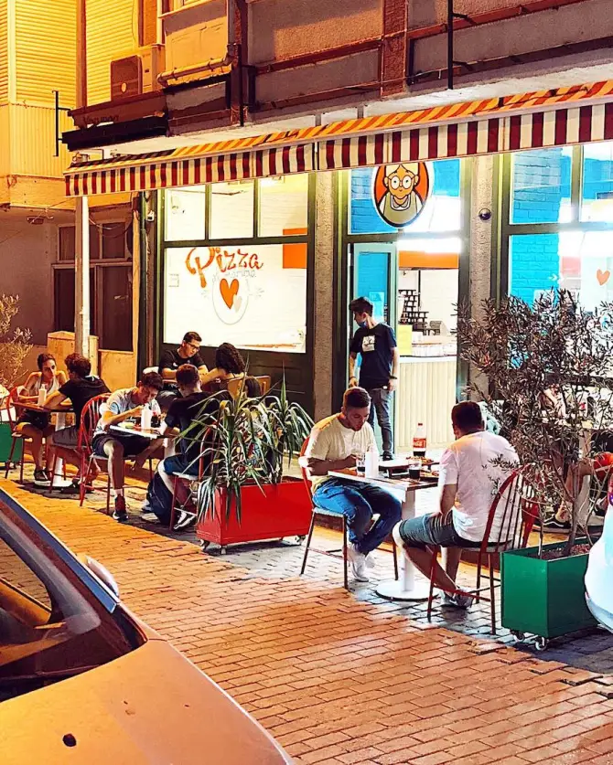Pizza Di Mamma - İzmir Mekan Rehberi