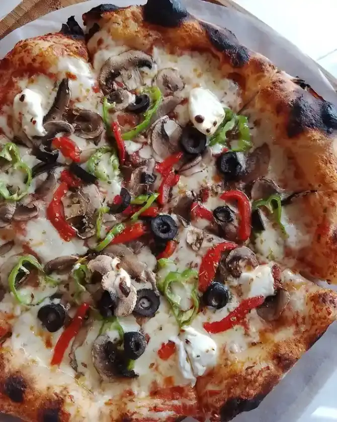 Pizza Luka Konak - İzmir Mekan Rehberi