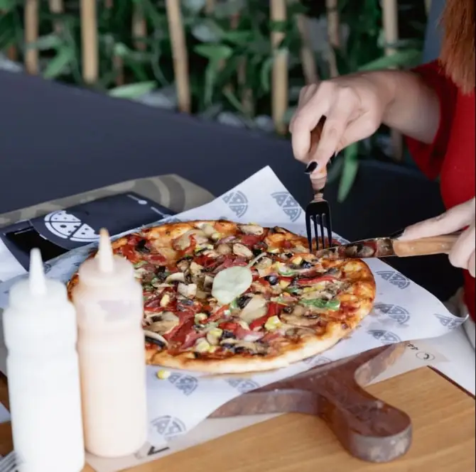 Pizza Moon - İzmir Mekan Rehberi