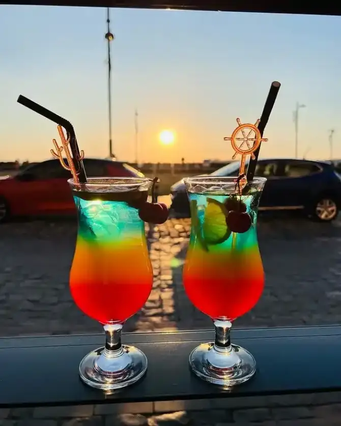 Popcorn Lounge & bar Kordon - İzmir Mekan Rehberi