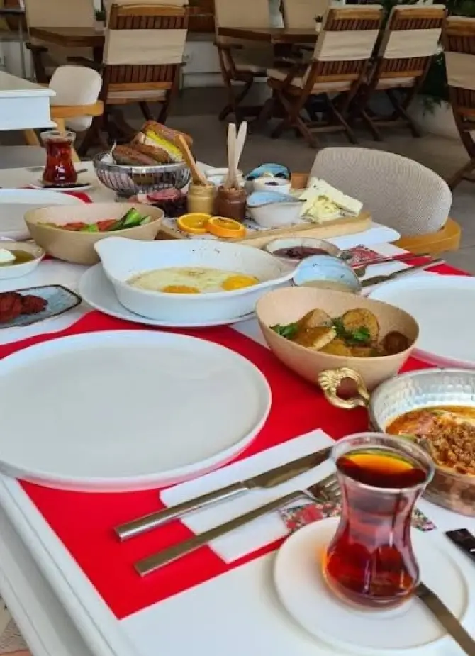 PUREE Bornova - İzmir Mekan Rehberi