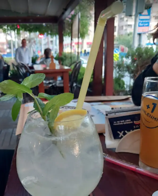 Rcs Cafe - İzmir Mekan Rehberi