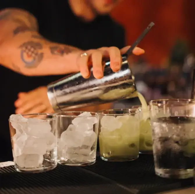 Restart Cocktail Bar - İzmir Mekan Rehberi