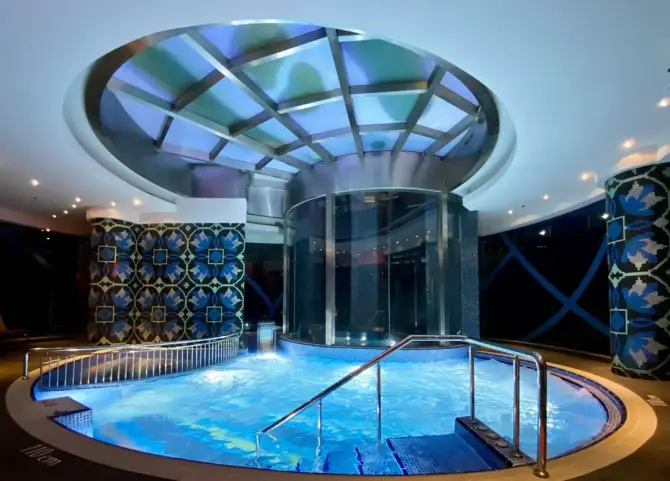 Renaissance İzmir Otel - İzmir Mekan Rehberi