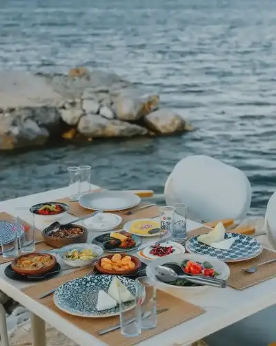 Rakısh Alaçatı - İzmir Mekan Rehberi