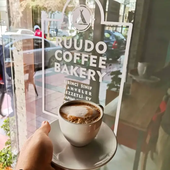 Ruudo Coffee & Bakery - İzmir Mekan Rehberi
