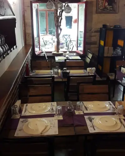 Şemsiyeli Meyhane fotoğraf 3 - İzmir Mekan Rehberi