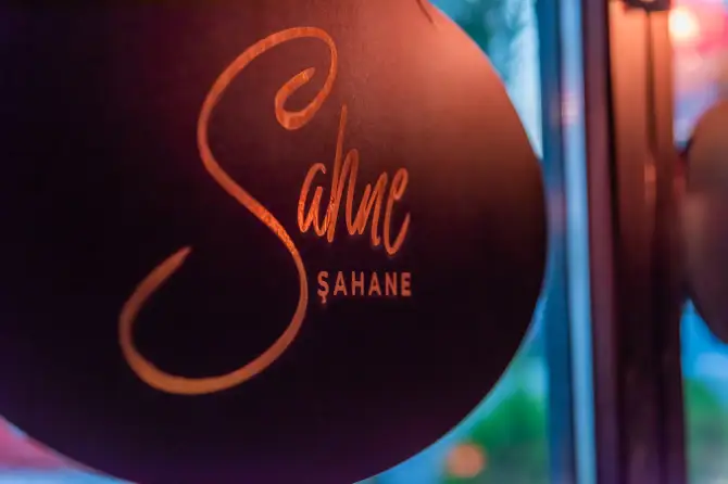 Sahne Şahane İzmir - İzmir Mekan Rehberi