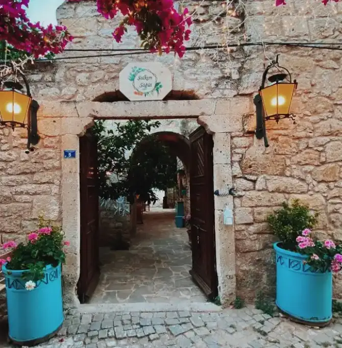 Salkım Söğüt Alaçatı  - İzmir Mekan Rehberi
