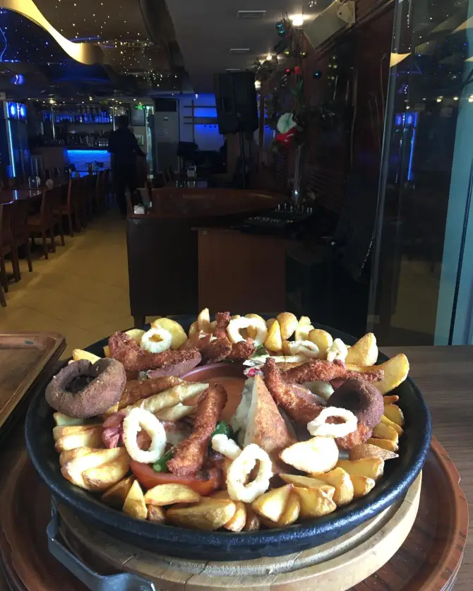 Sami's Melanie Cafe & Restaurant - İzmir Mekan Rehberi