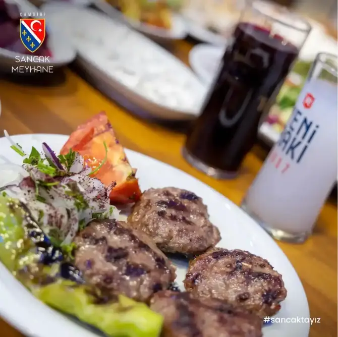 Sancak Meyhane Çamdibi - İzmir Mekan Rehberi