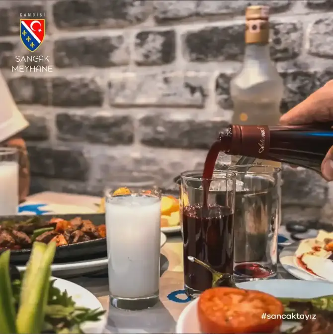 Sancak Meyhane Çamdibi - İzmir Mekan Rehberi