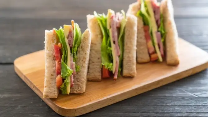 Sandwich Store - İzmir Mekan Rehberi