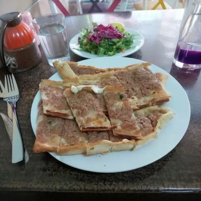 Saray Pide Ve Lahmacun Beydağ - İzmir Mekan Rehberi