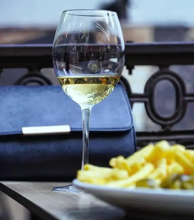 Sardunya's Brasserie - İzmir Mekan Rehberi
