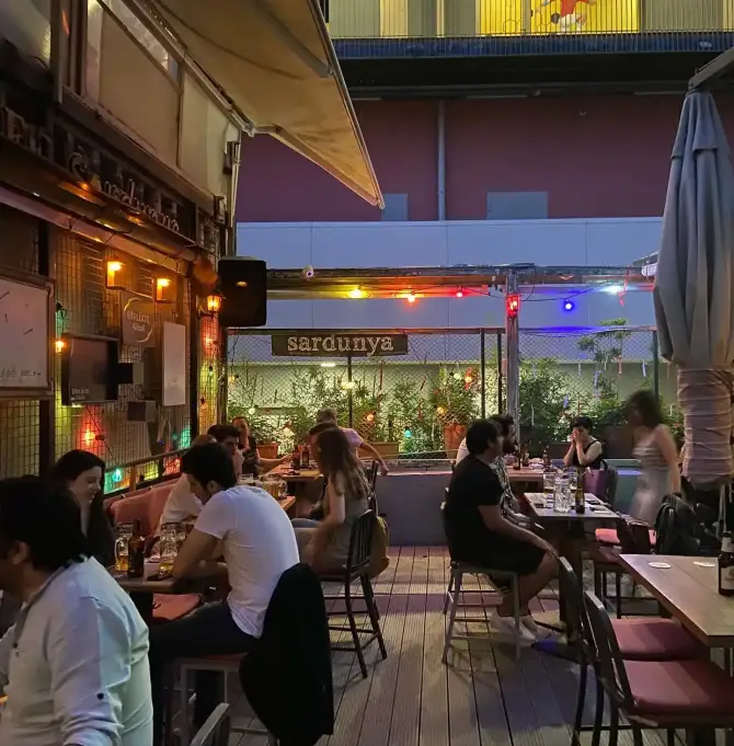 Sardunya's Brasserie - İzmir Mekan Rehberi
