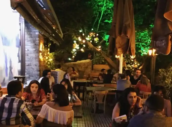 Sardunya's Brasserie - İzmir Mekan Rehberi