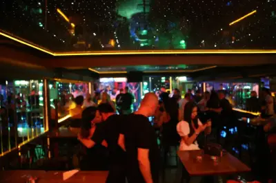 Saşha Club Konak fotoğraf 2 - İzmir Mekan Rehberi