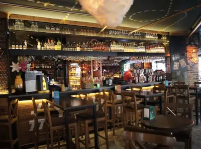 Schanze Bistro fotoğraf 2 - İzmir Mekan Rehberi
