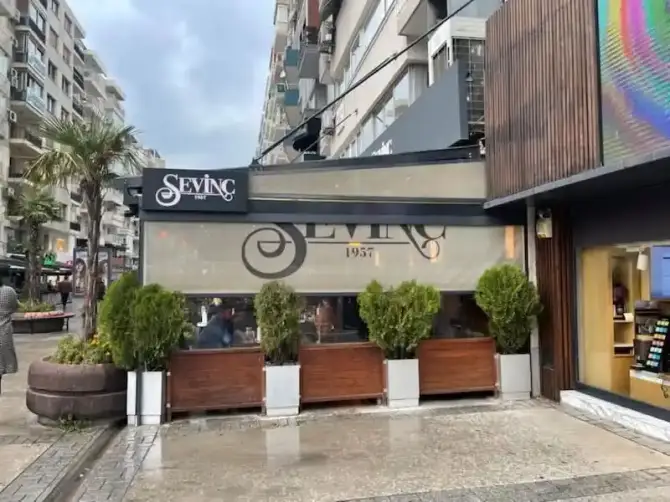 Sevinç Pastanesi - İzmir Mekan Rehberi