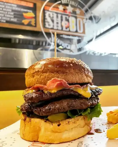Shebo's Sandwich & Burger fotoğraf 2 - İzmir Mekan Rehberi