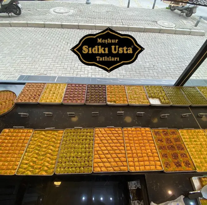 Sıdkı Usta Tatlıları - İzmir Mekan Rehberi