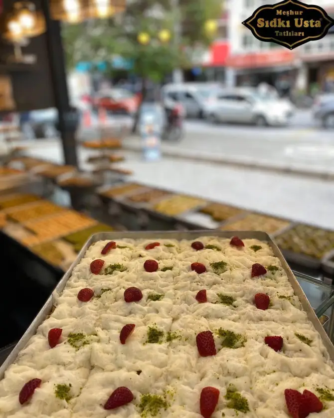 Sıdkı Usta Tatlıları - İzmir Mekan Rehberi