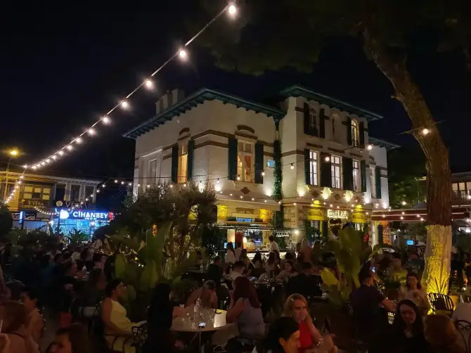 Sini Köşk Restaurant - İzmir Mekan Rehberi