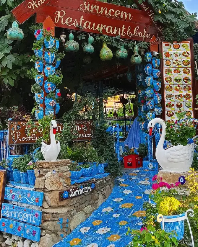 Şirincem Restaruant & Cafe - İzmir Mekan Rehberi
