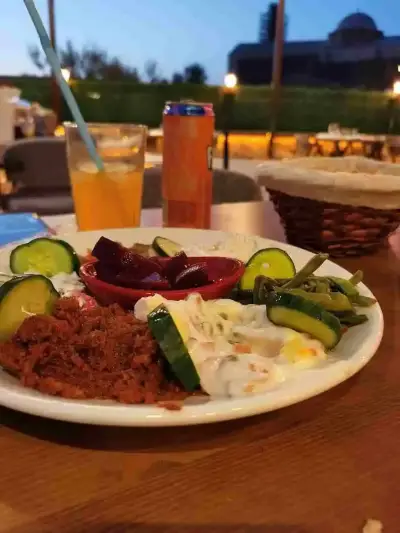 Skopje Otantic Restaurant fotoğraf 2 - İzmir Mekan Rehberi