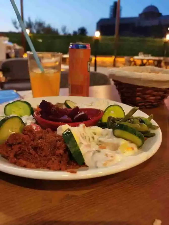 Skopje Otantic Restaurant - İzmir Mekan Rehberi