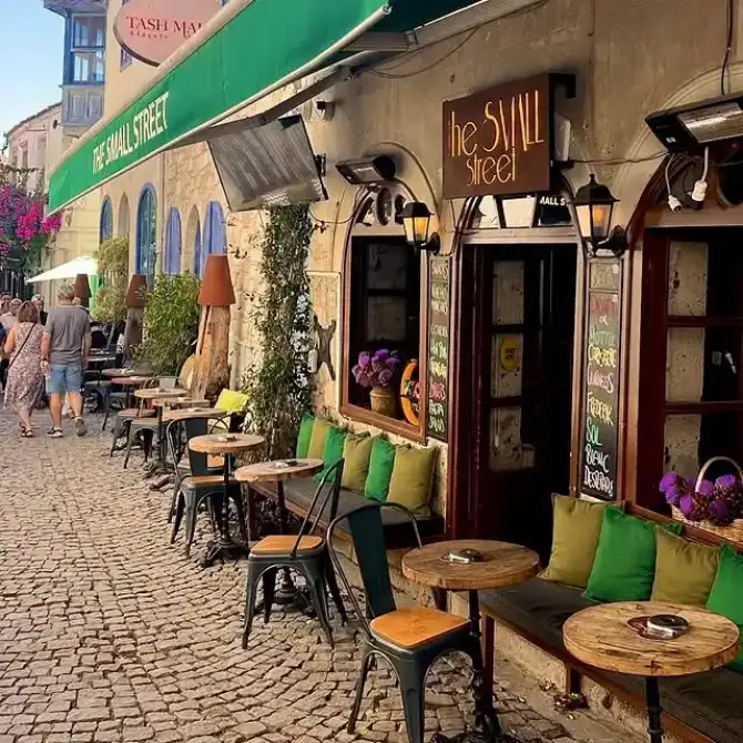 The Small Street Alaçatı - İzmir Mekan Rehberi