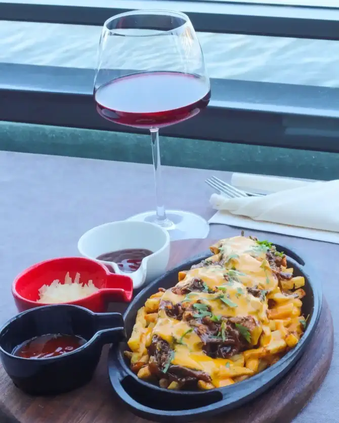 Soirée Restaurant - İzmir Mekan Rehberi