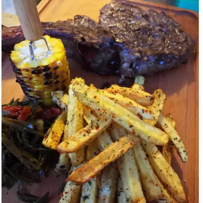 İris Art & Steakhouse Alaçatı fotoğraf 2 - İzmir Mekan Rehberi