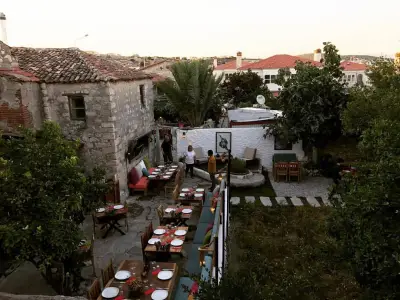 İris Art & Steakhouse Alaçatı fotoğraf 4 - İzmir Mekan Rehberi