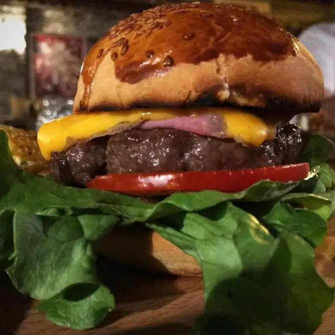İris Art & Steakhouse Alaçatı - İzmir Mekan Rehberi