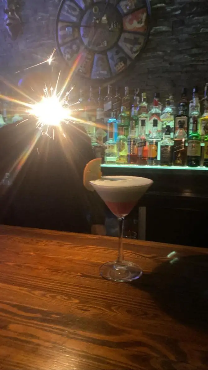 Stone Bar - İzmir Mekan Rehberi