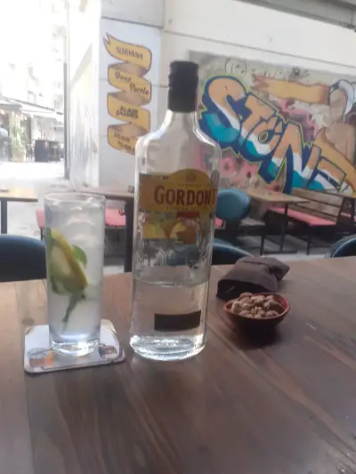 Stone Bar fotoğraf 9 - İzmir Mekan Rehberi