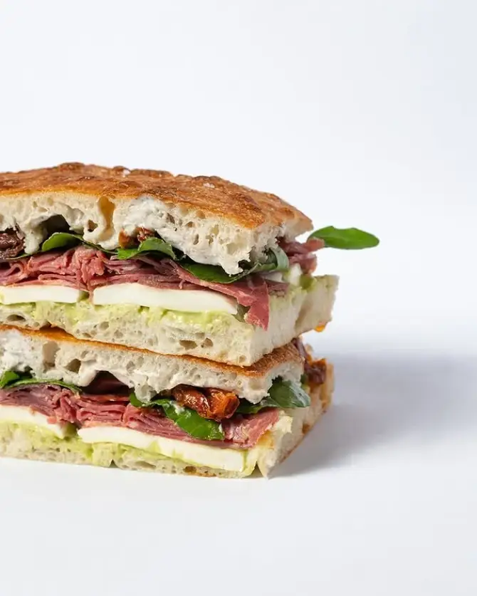 Strada Sandwich Bostanlı - İzmir Mekan Rehberi
