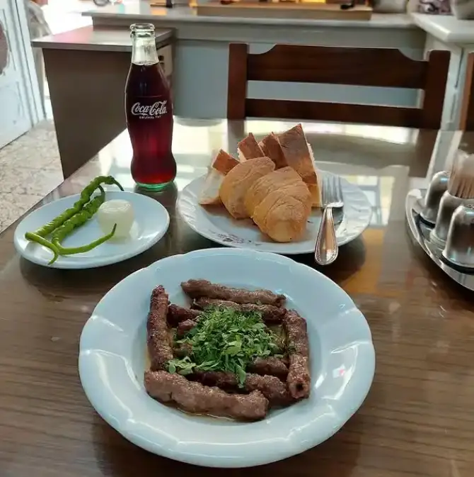 Şiş Kebapçı Şükrü-Faik Tire - İzmir Mekan Rehberi