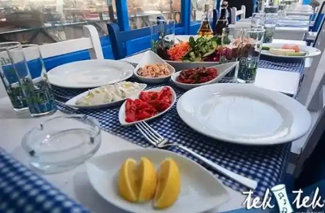 Tek Tek Meyhanesi Kordon - İzmir Mekan Rehberi