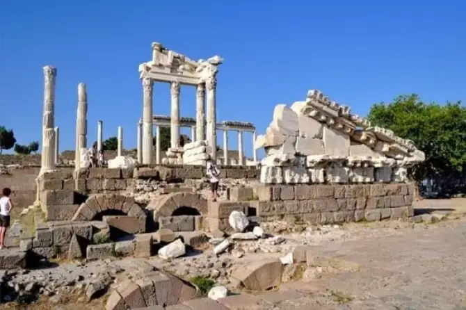 Teos Antik Kenti - İzmir Mekan Rehberi