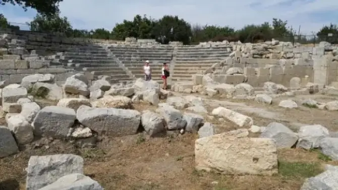 Teos Antik Kenti - İzmir Mekan Rehberi