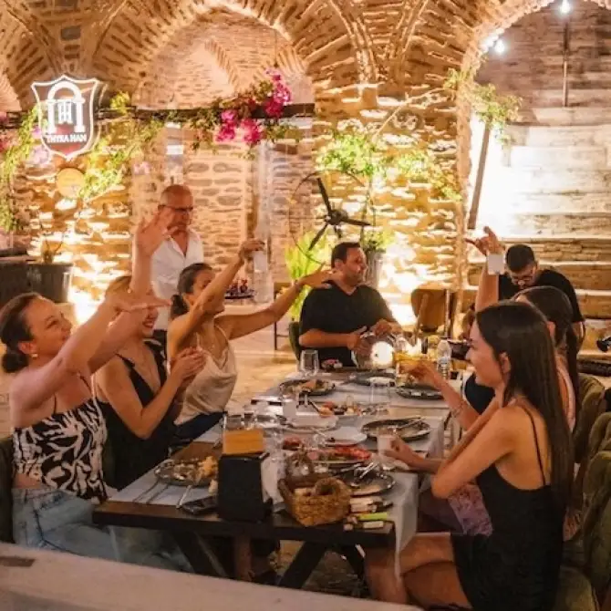 Thyra Han Restaurant - İzmir Mekan Rehberi
